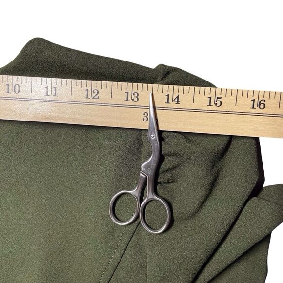 NWT Karl Lagerfeld Paris Short Puff-Sleeve Scuba Crepe Dress Size 8 Olive Green - Picture 12 of 16